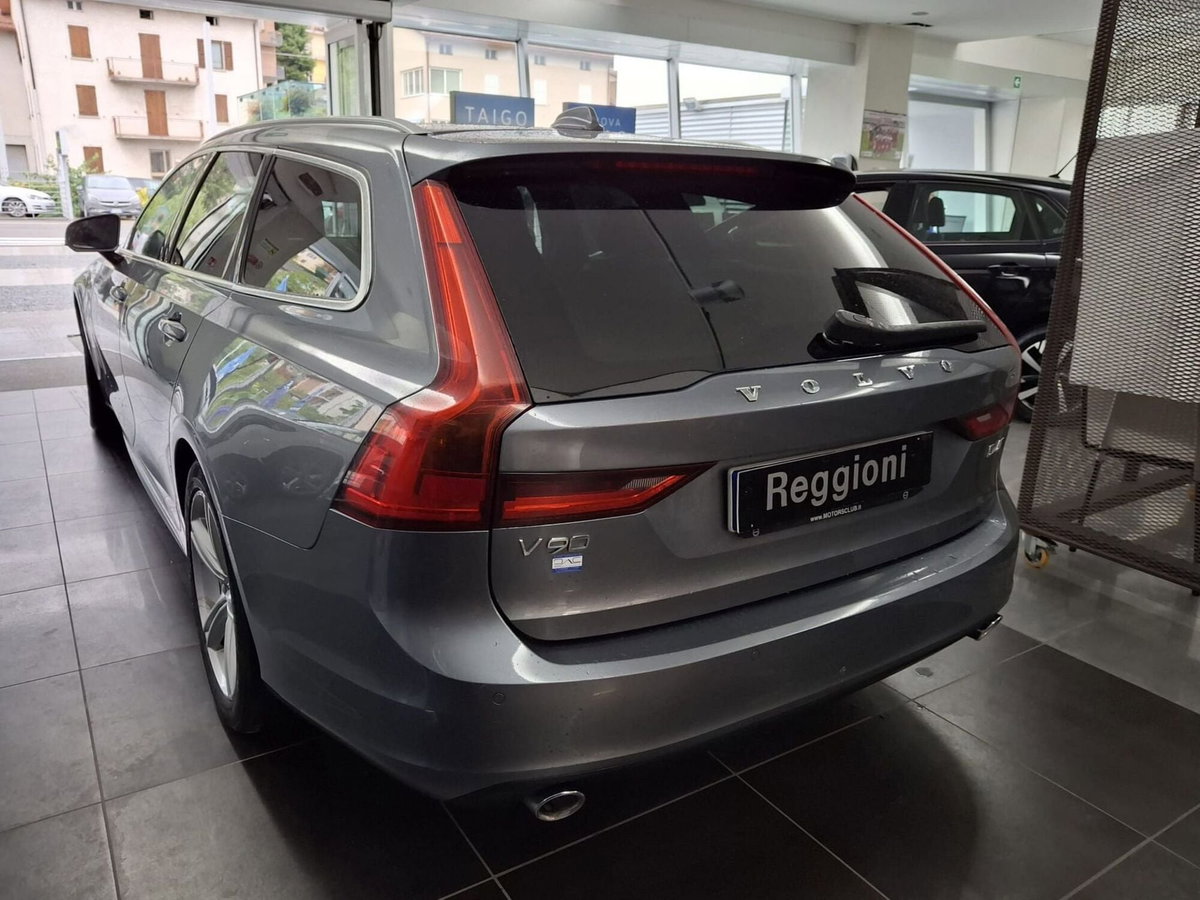 Volvo V90 D4 AWD Geartronic Inscription (5)