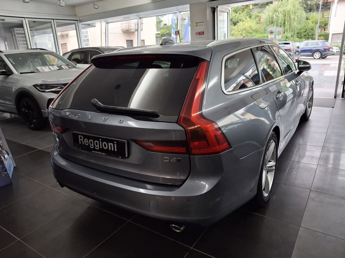 Volvo V90 D4 AWD Geartronic Inscription (6)