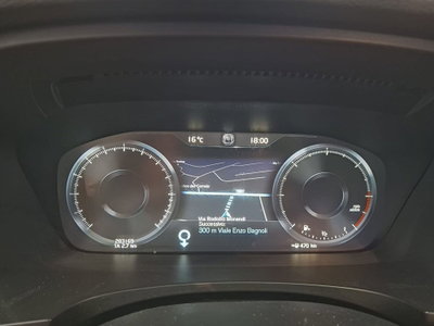 Volvo V90 D4 AWD Geartronic Inscription (9)