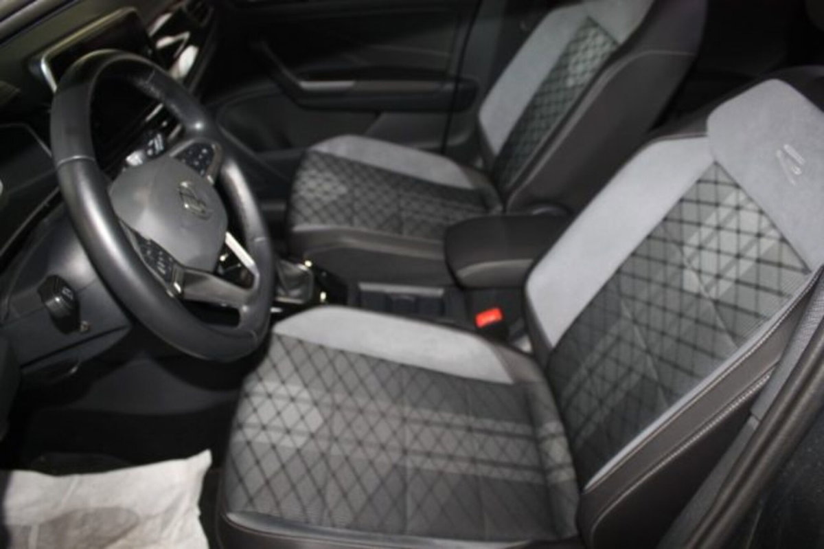 Volkswagen T-Roc 2.0 tdi R-Line 115cv (10)