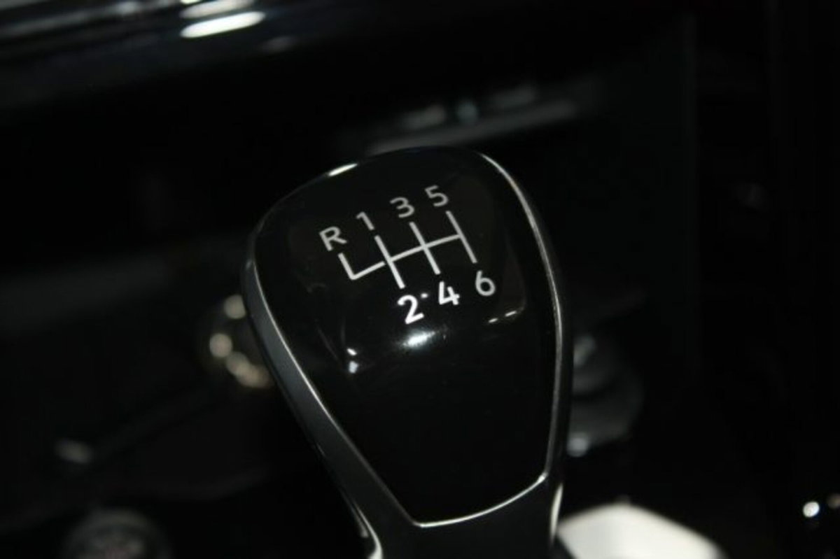 Volkswagen T-Roc 2.0 tdi R-Line 115cv (16)