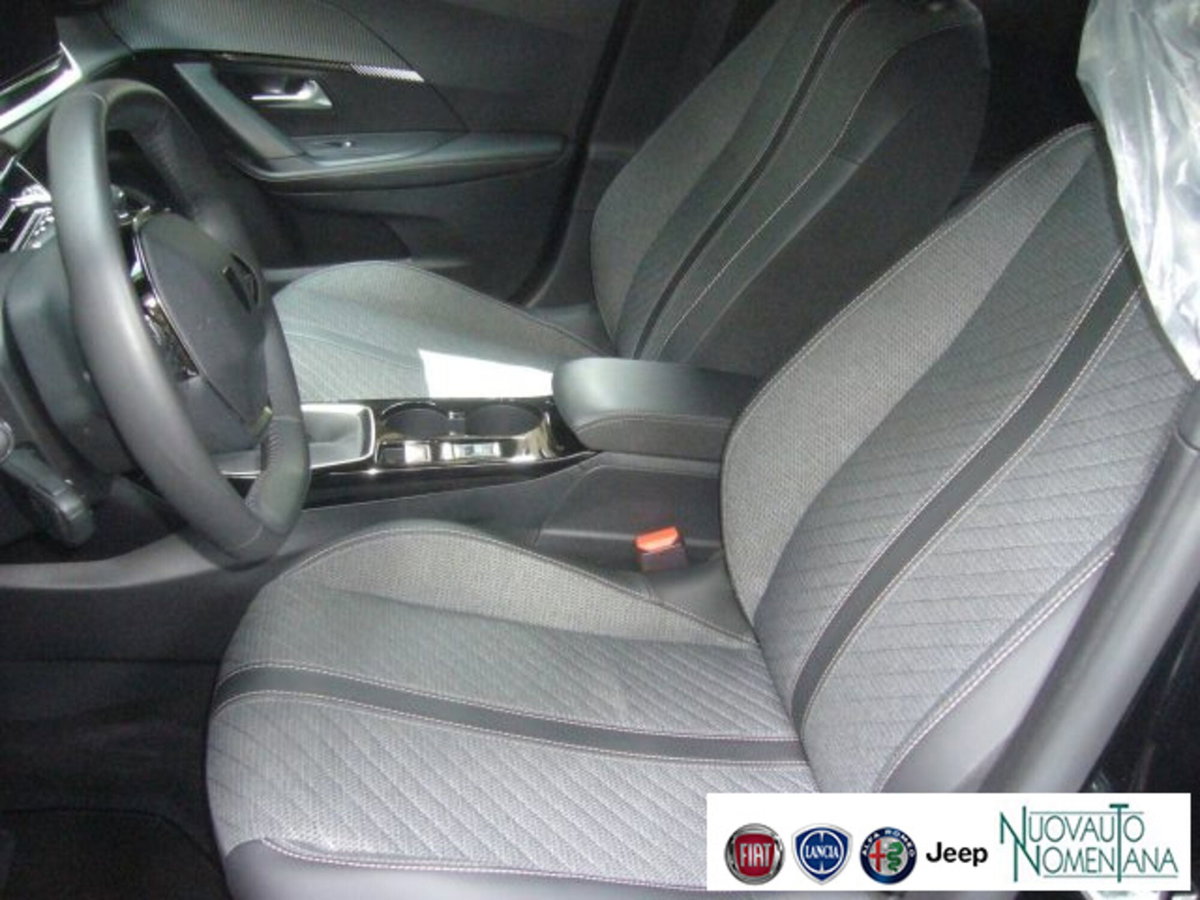 Peugeot 2008 PureTech 100 S&S Allure (16)