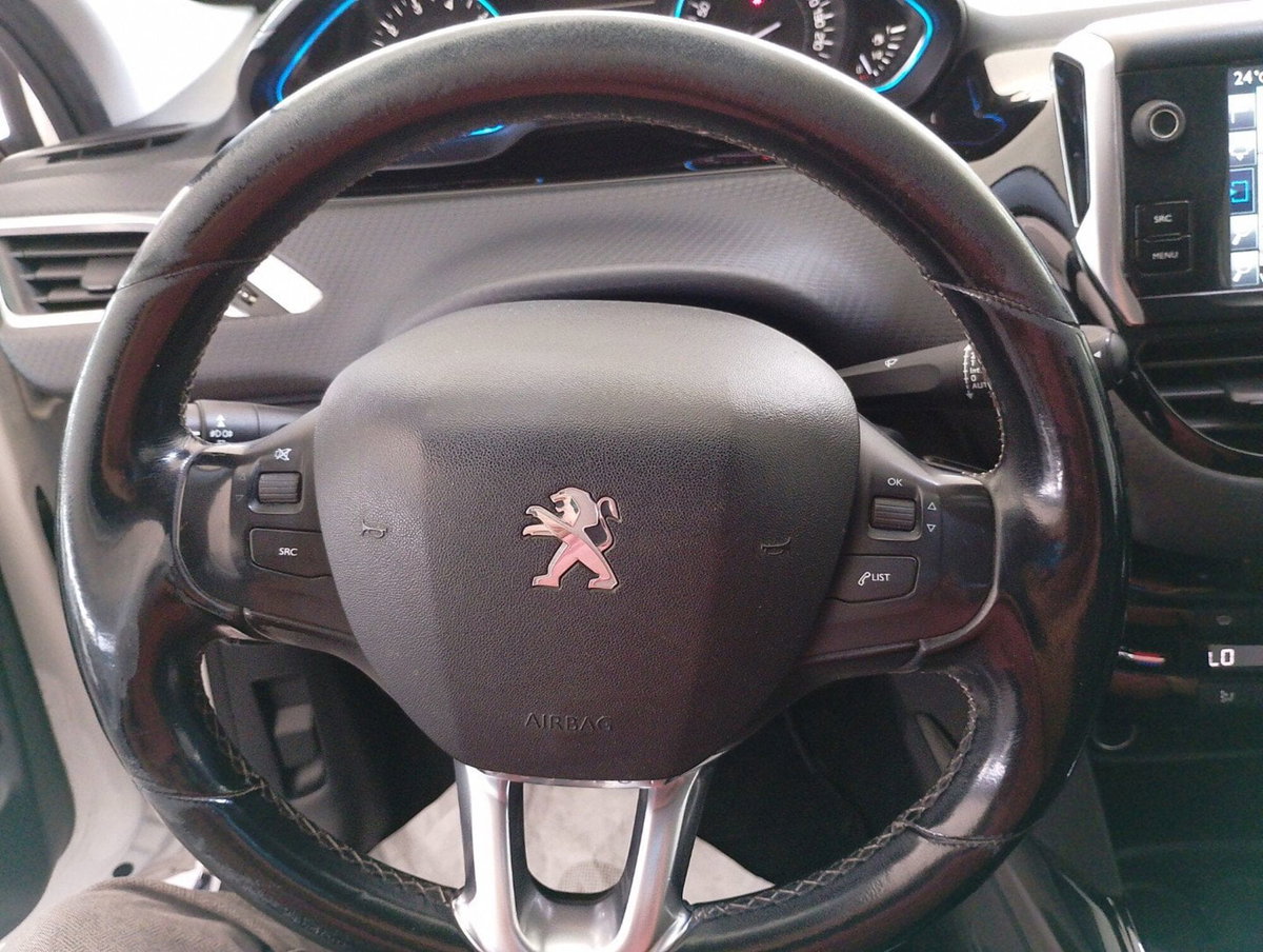 Peugeot 2008 VTi 82CV Allure (18)