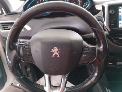 Peugeot 2008 VTi 82CV Allure (18)