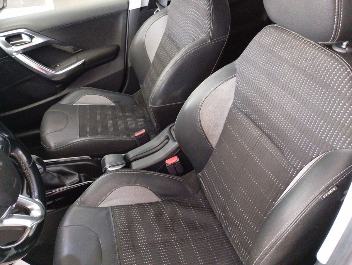 Peugeot 2008 VTi 82CV Allure (19)