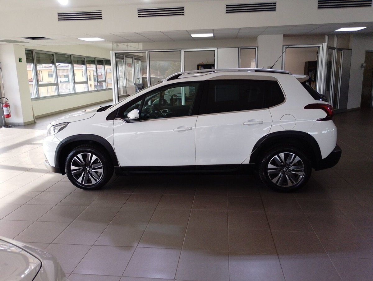 Peugeot 2008 VTi 82CV Allure (3)