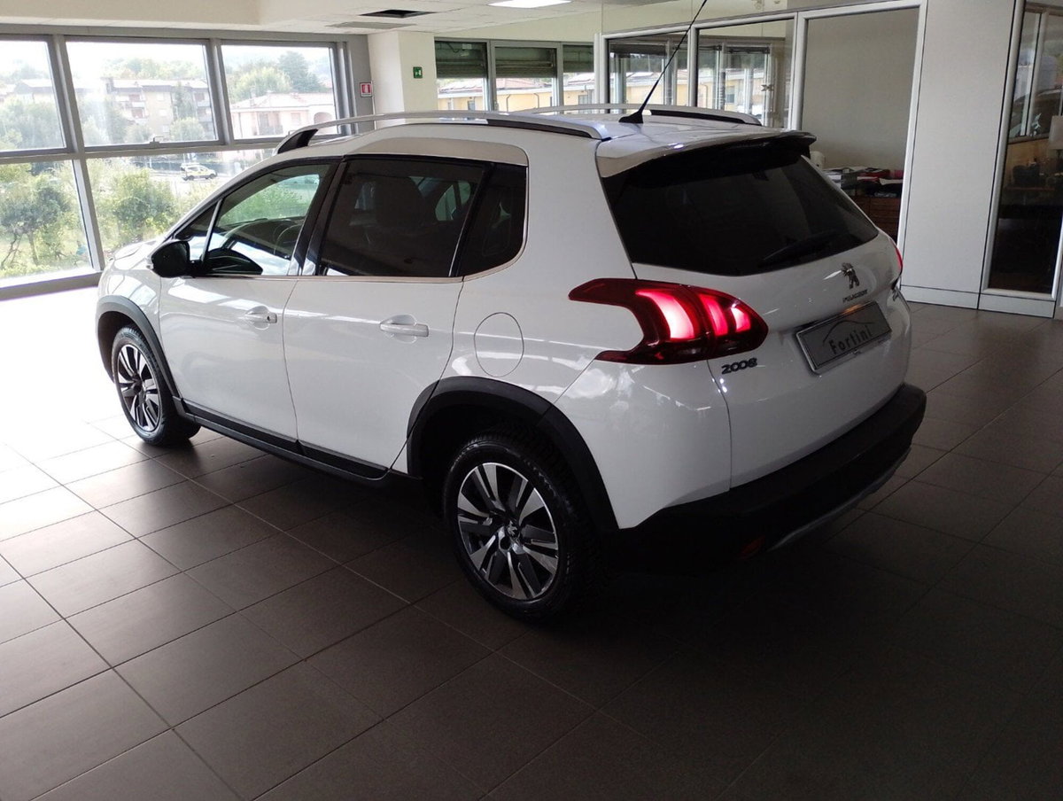 Peugeot 2008 VTi 82CV Allure (4)
