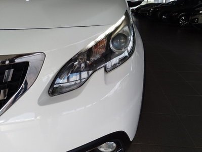 Peugeot 2008 VTi 82CV Allure (8)