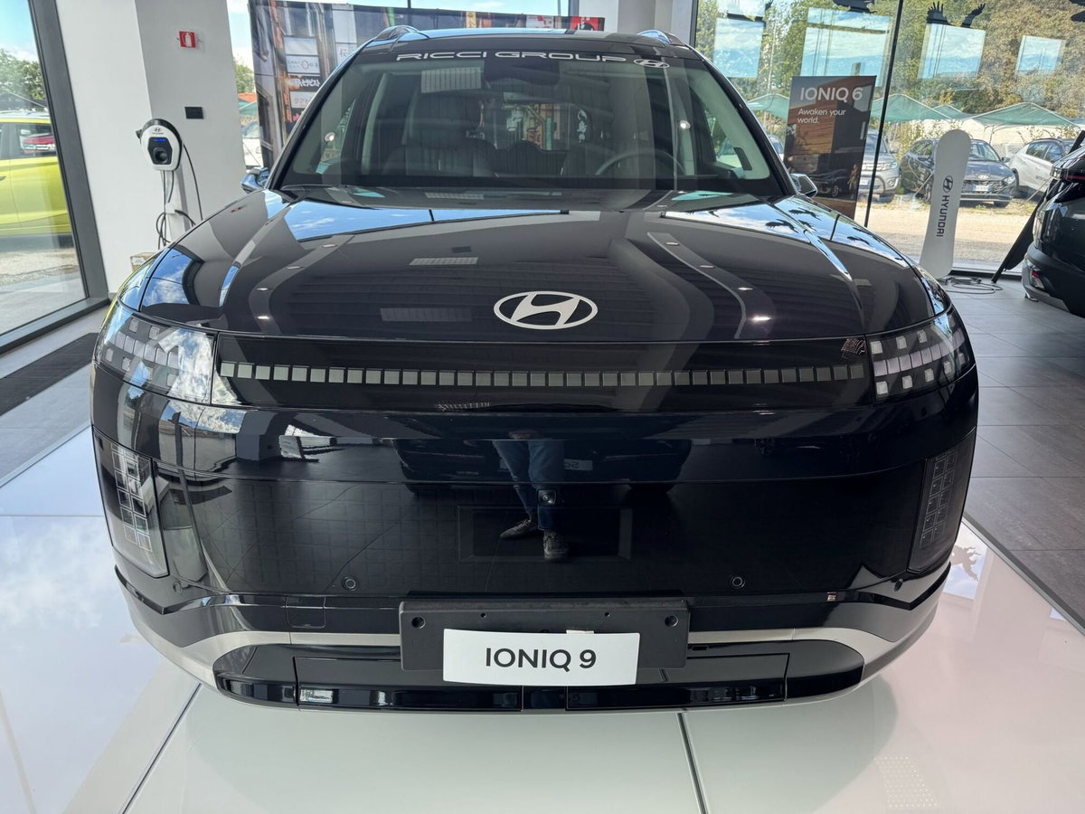 Hyundai Ioniq 9 110 kWh Calligraphy awd performance (6)