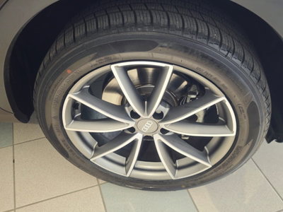 Audi Q3 2.0 TDI quattro Advanced (7)