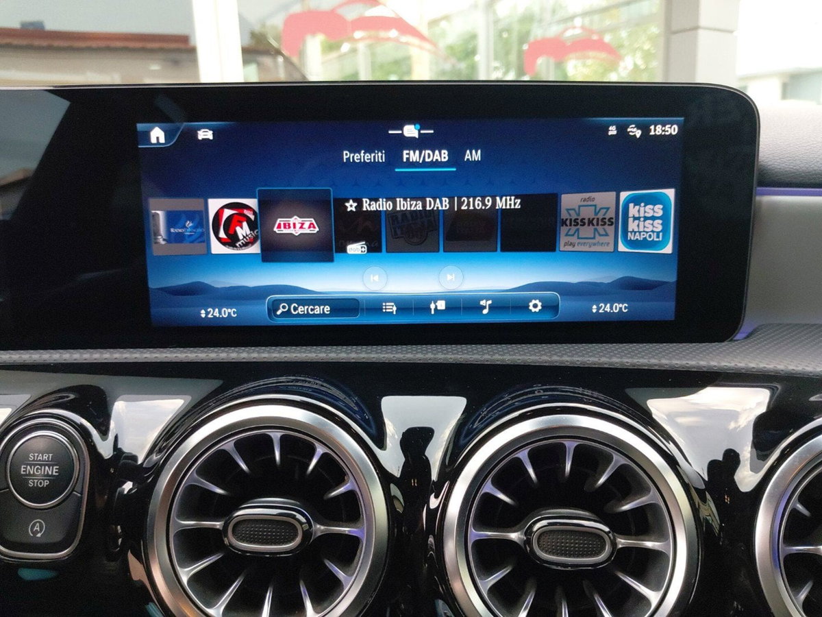 Mercedes-Benz Classe A 200 d Premium (14)