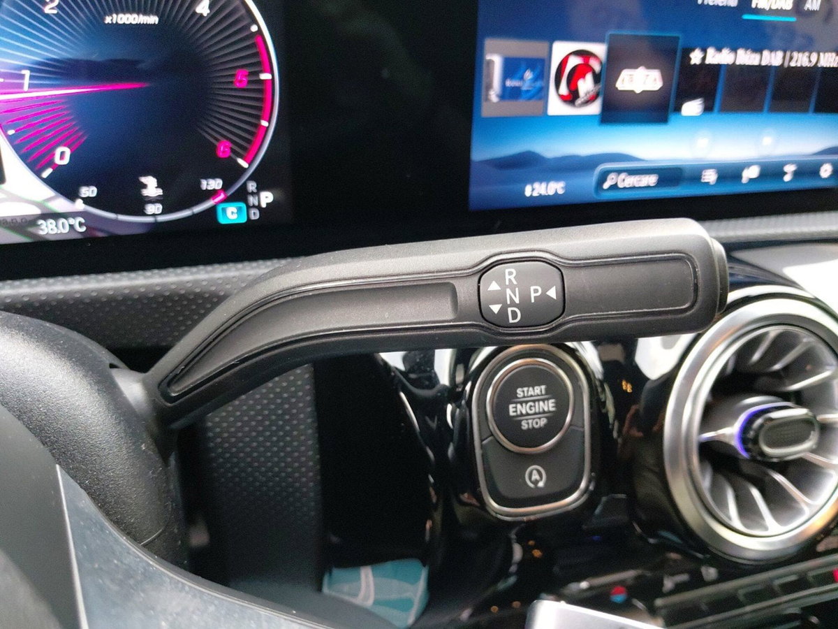 Mercedes-Benz Classe A 200 d Premium (15)