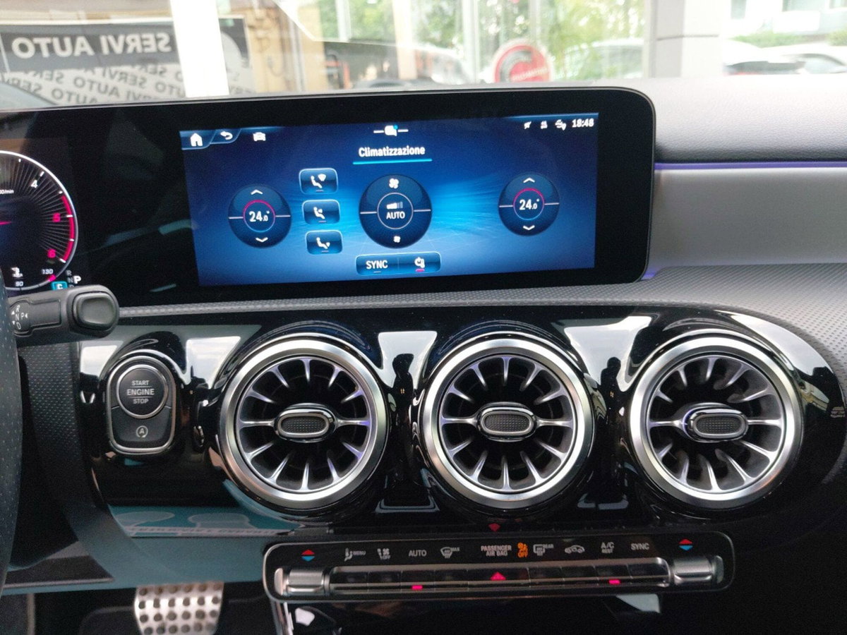 Mercedes-Benz Classe A 200 d Premium (16)