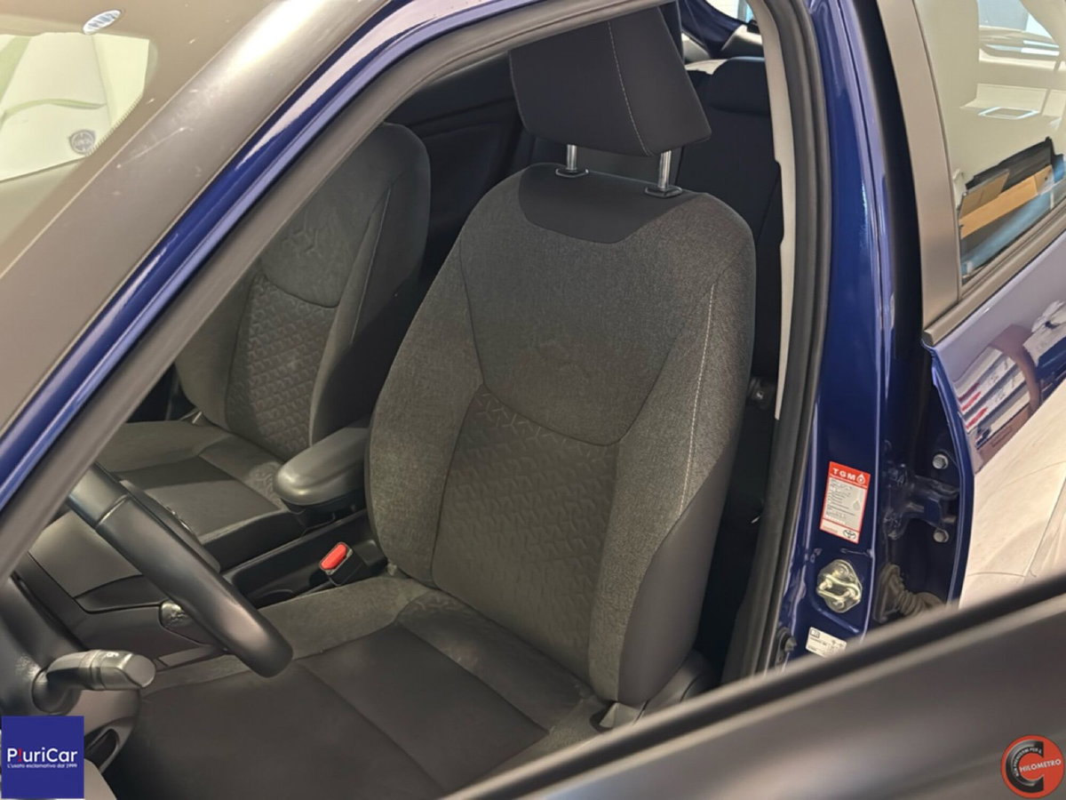 Toyota Yaris Cross 1.5 Hybrid 5p. E-CVT Premiere (2)