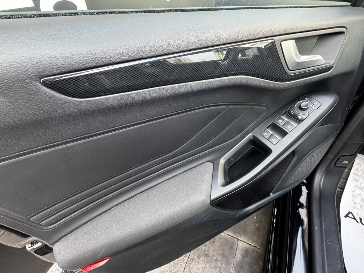 Ford Focus 1.0t ecoboost h ST-Line X 155cv powershift (17)