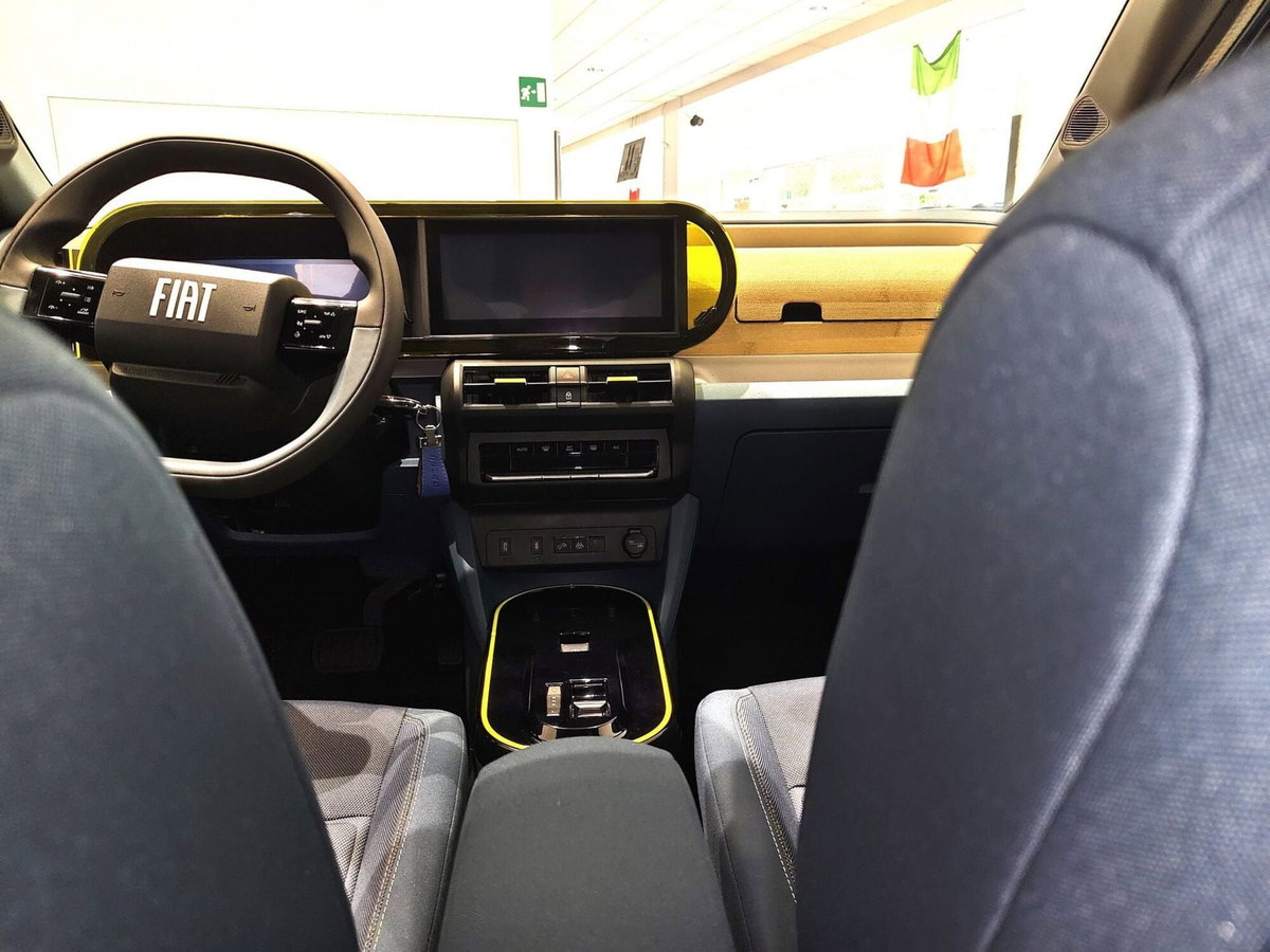 Fiat Grande Panda 1.2 hybrid La Prima 110cv edct (18)