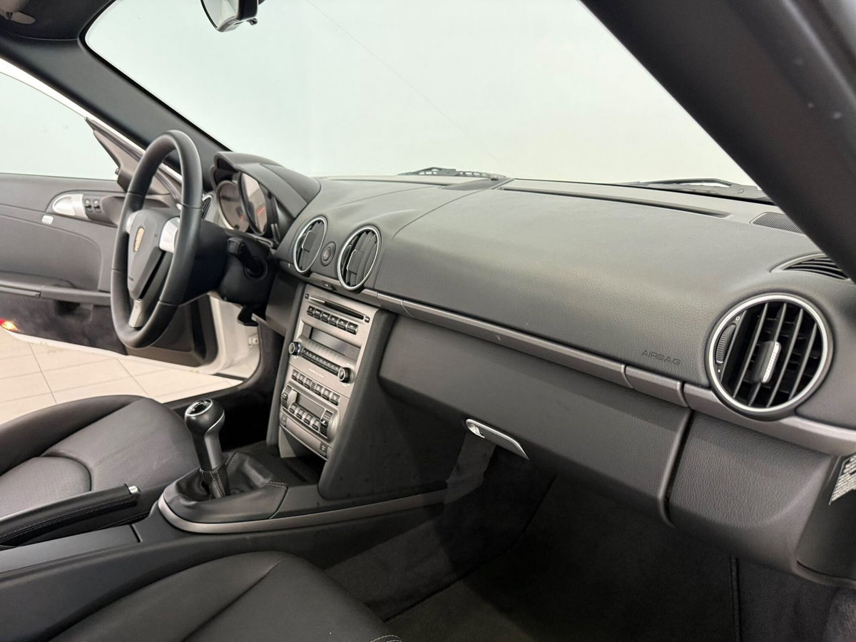 Porsche Cayman 2.7 (10)
