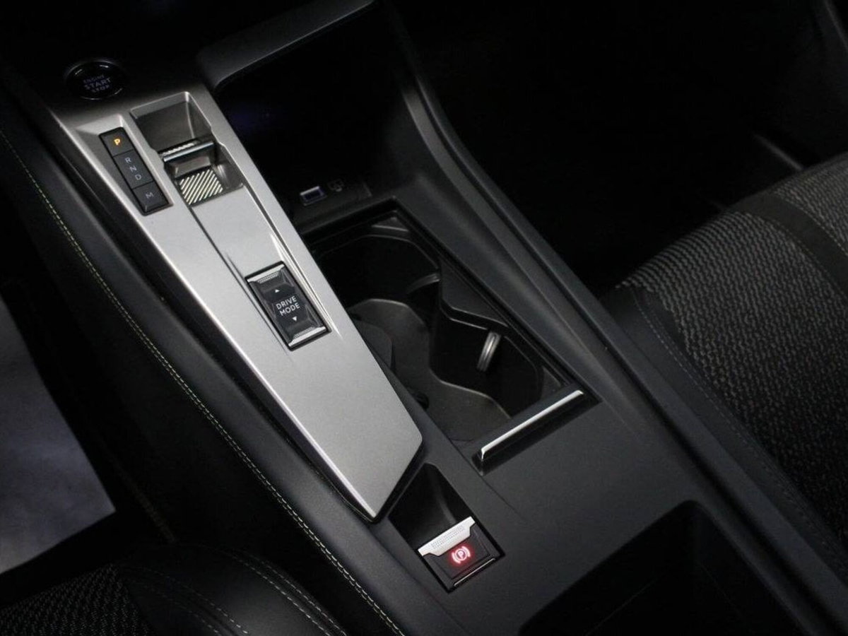 Peugeot 308 SW 1.2 hybrid GT Exclusive 145cv e-dcs 6 (17)