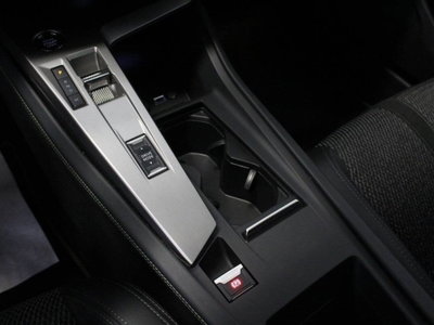 Peugeot 308 SW 1.2 hybrid GT Exclusive 145cv e-dcs 6 (17)
