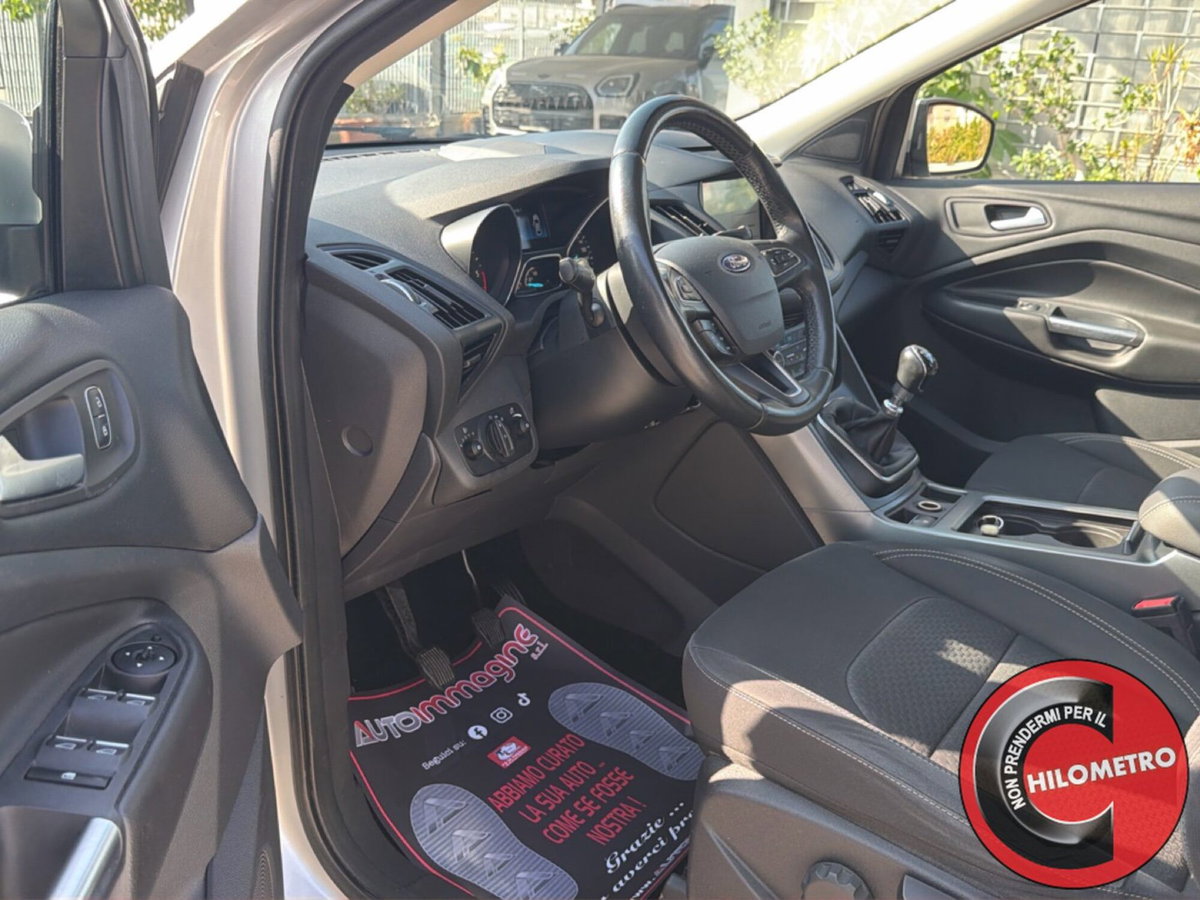 Ford Kuga 1.5 TDCI 120 CV S&S 2WD Titanium (14)