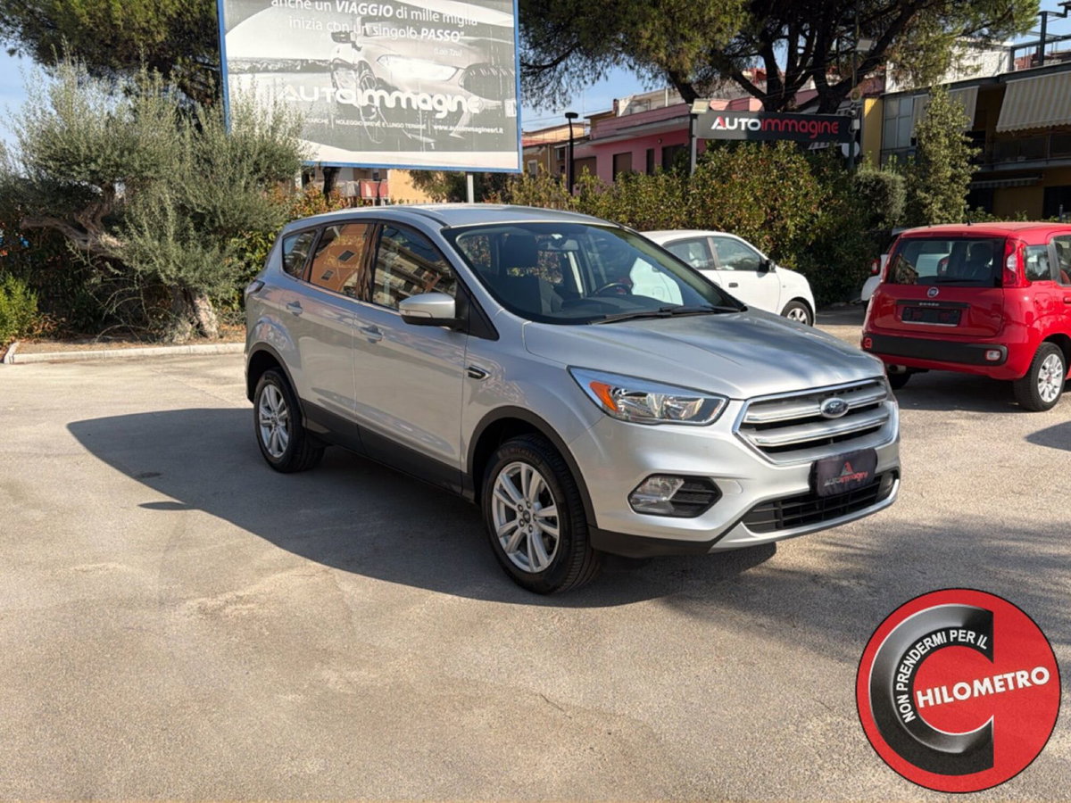 Ford Kuga 1.5 TDCI 120 CV S&S 2WD Titanium (8)