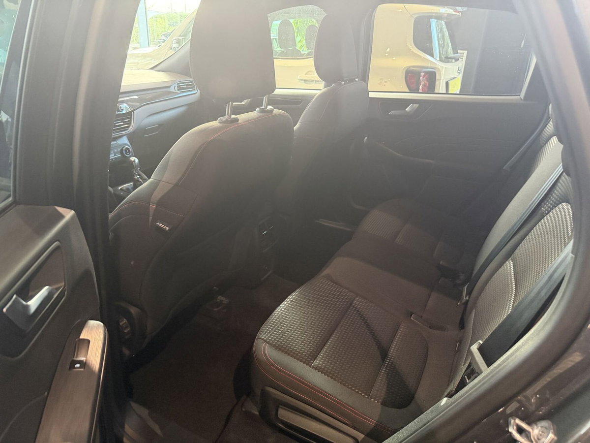 Ford Kuga 1.5 EcoBoost 150 CV 2WD ST-Line (15)