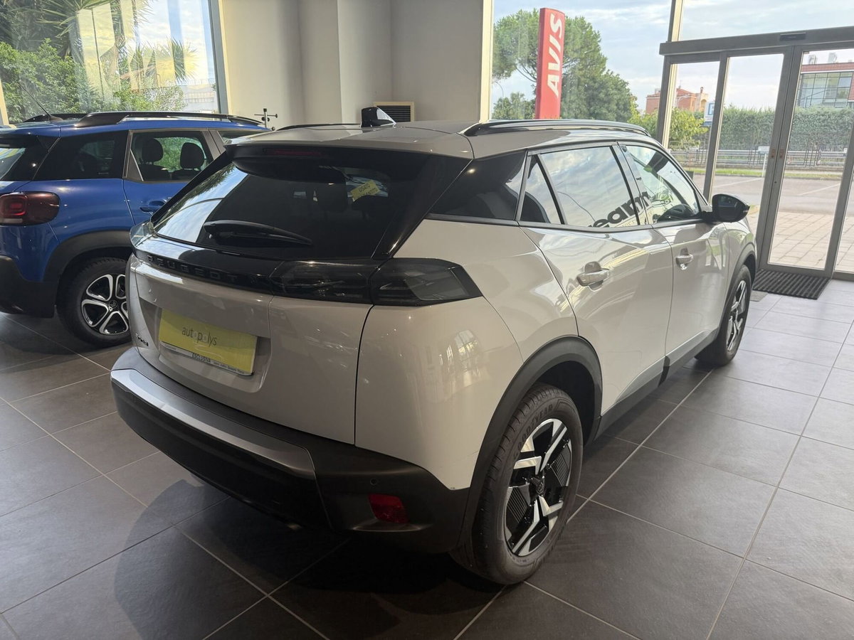 Peugeot 2008 1.2 turbo Allure 100cv (4)