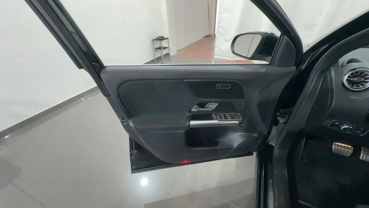 Mercedes-Benz GLA SUV 200 d AMG Line Premium Plus 4matic auto (8)
