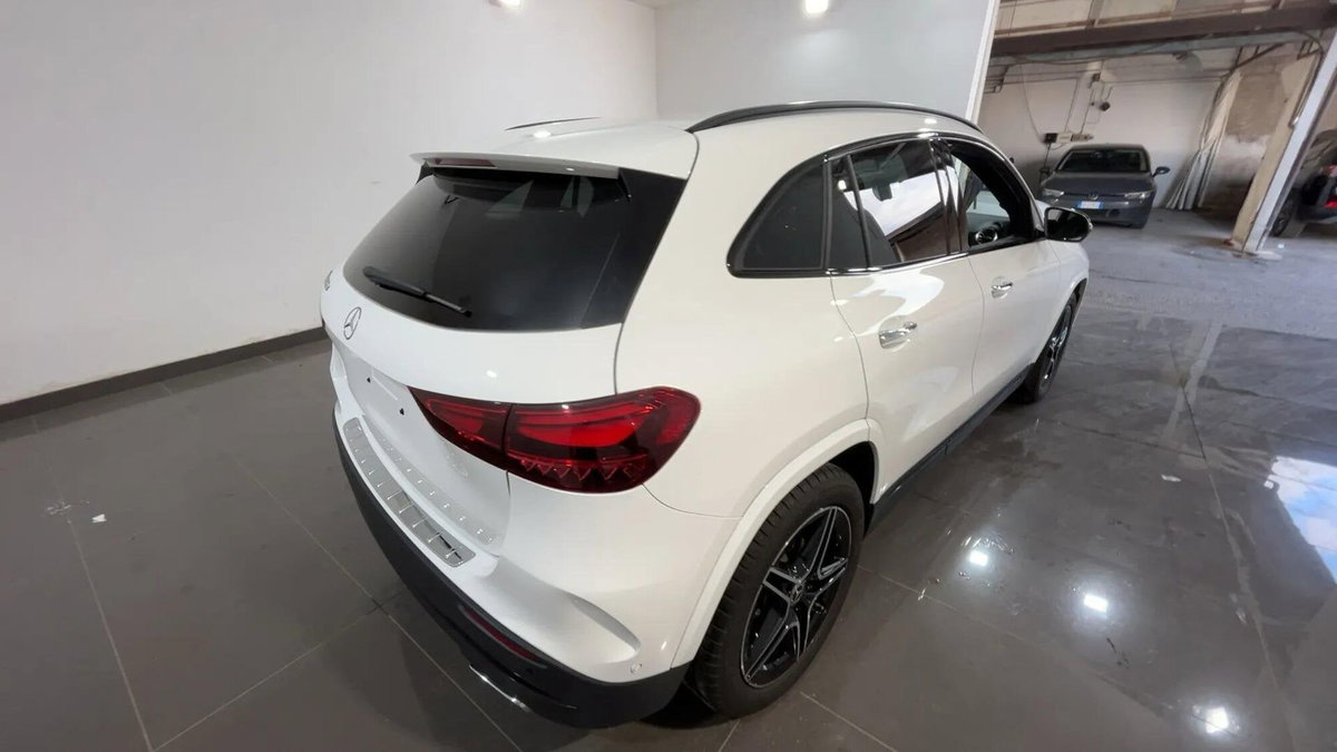 Mercedes-Benz GLA SUV 200 d AMG Line Premium Plus 4matic auto (4)