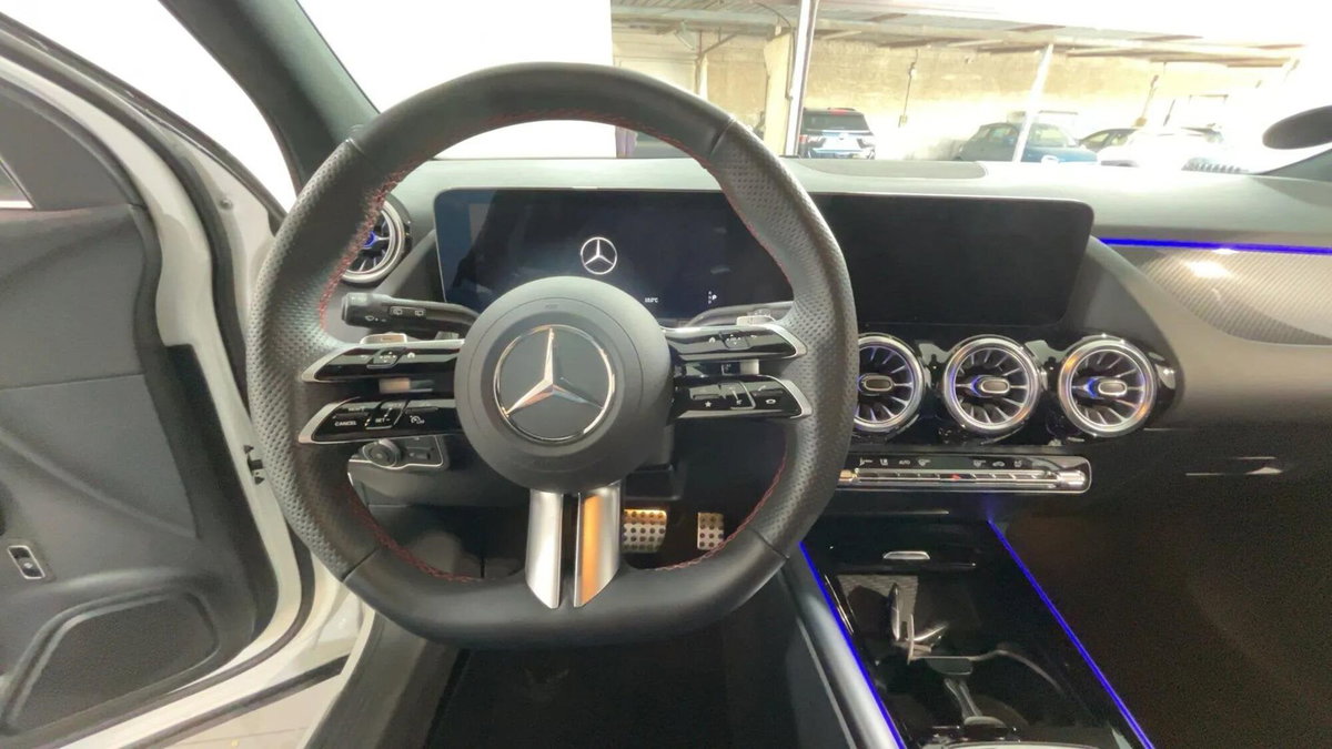 Mercedes-Benz GLA SUV 200 d AMG Line Premium Plus 4matic auto (8)
