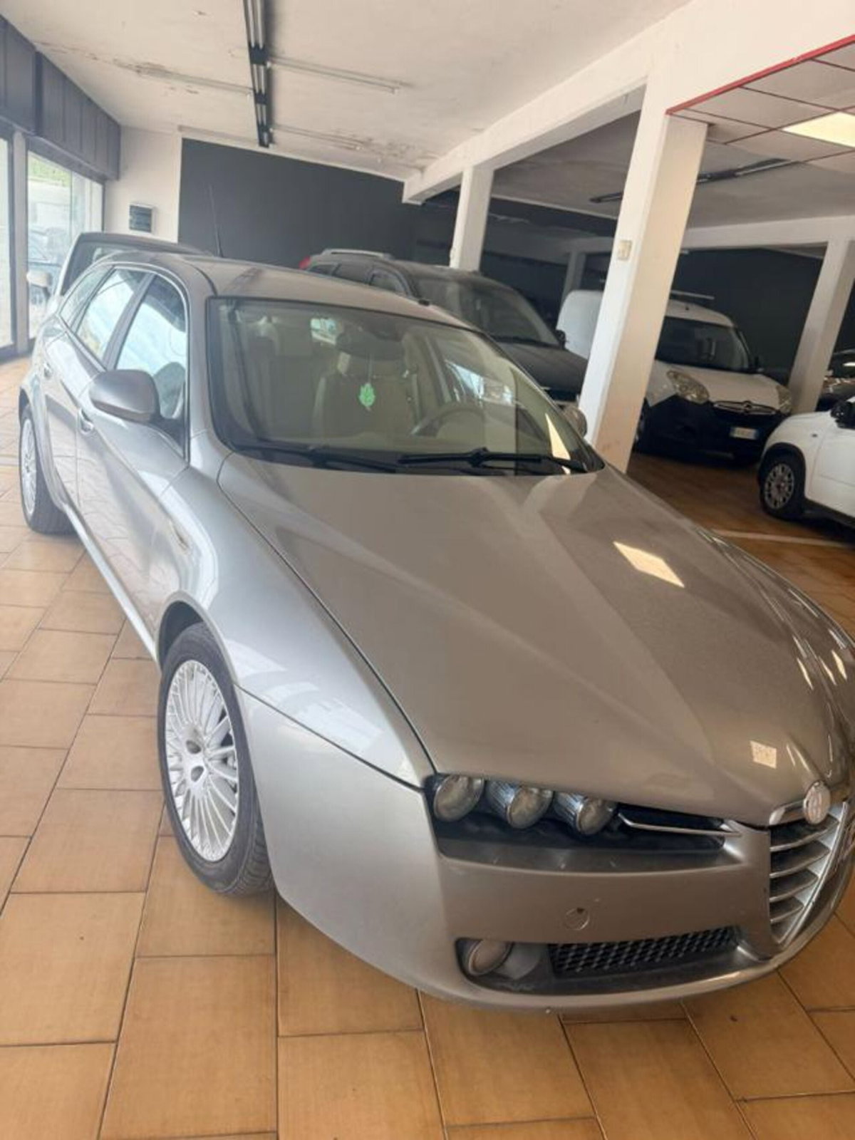 Alfa Romeo 159 SportWagon 2.4 JTDm 200 CV Sportwagon Distinctive Q-Tronic (3)
