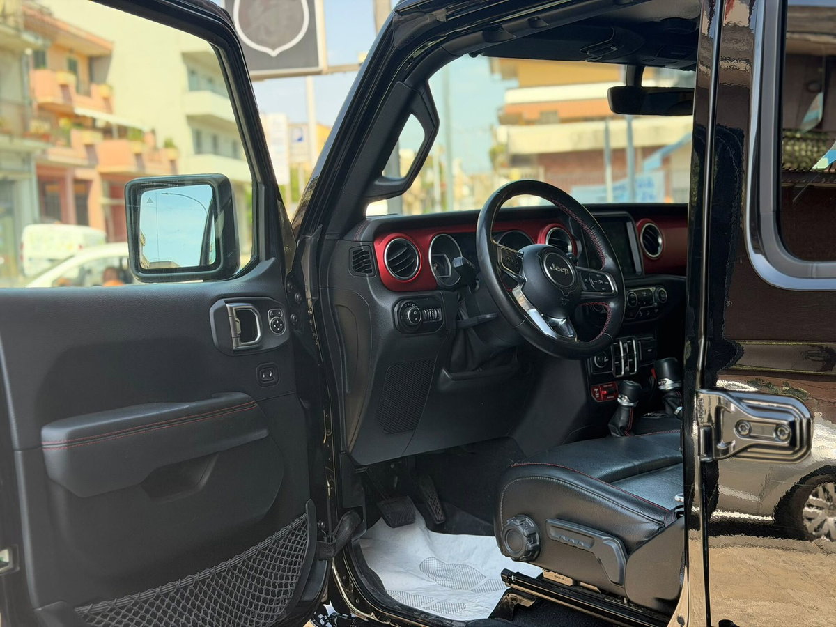 Jeep Wrangler 2.2 Mjt II Sahara (11)