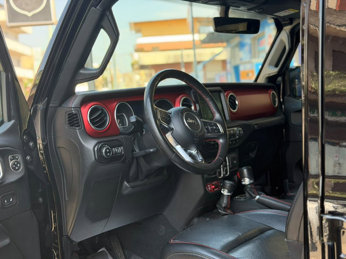 Jeep Wrangler 2.2 Mjt II Sahara (12)