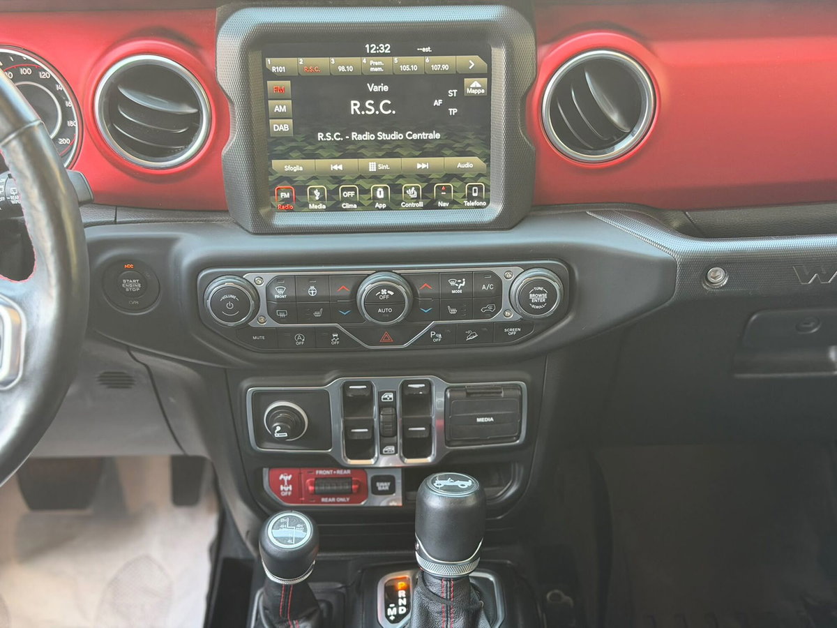 Jeep Wrangler 2.2 Mjt II Sahara (19)