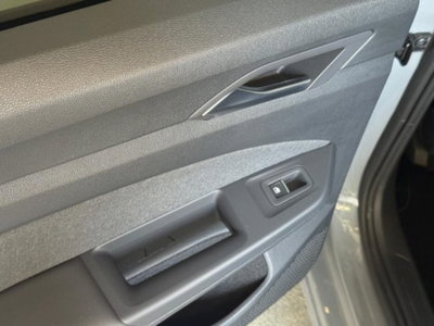 Volkswagen Golf 2.0 tdi Life 115cv (11)