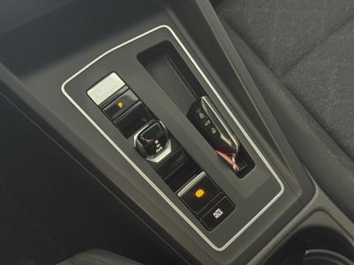 Volkswagen Golf 2.0 tdi Life 115cv (12)