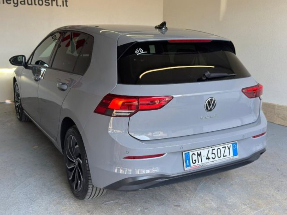 Volkswagen Golf 2.0 tdi Life 115cv (7)