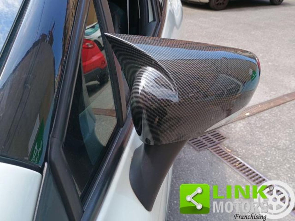 Renault Clio 1.6 T 200CV EDC 5 porte Monaco GP (20)