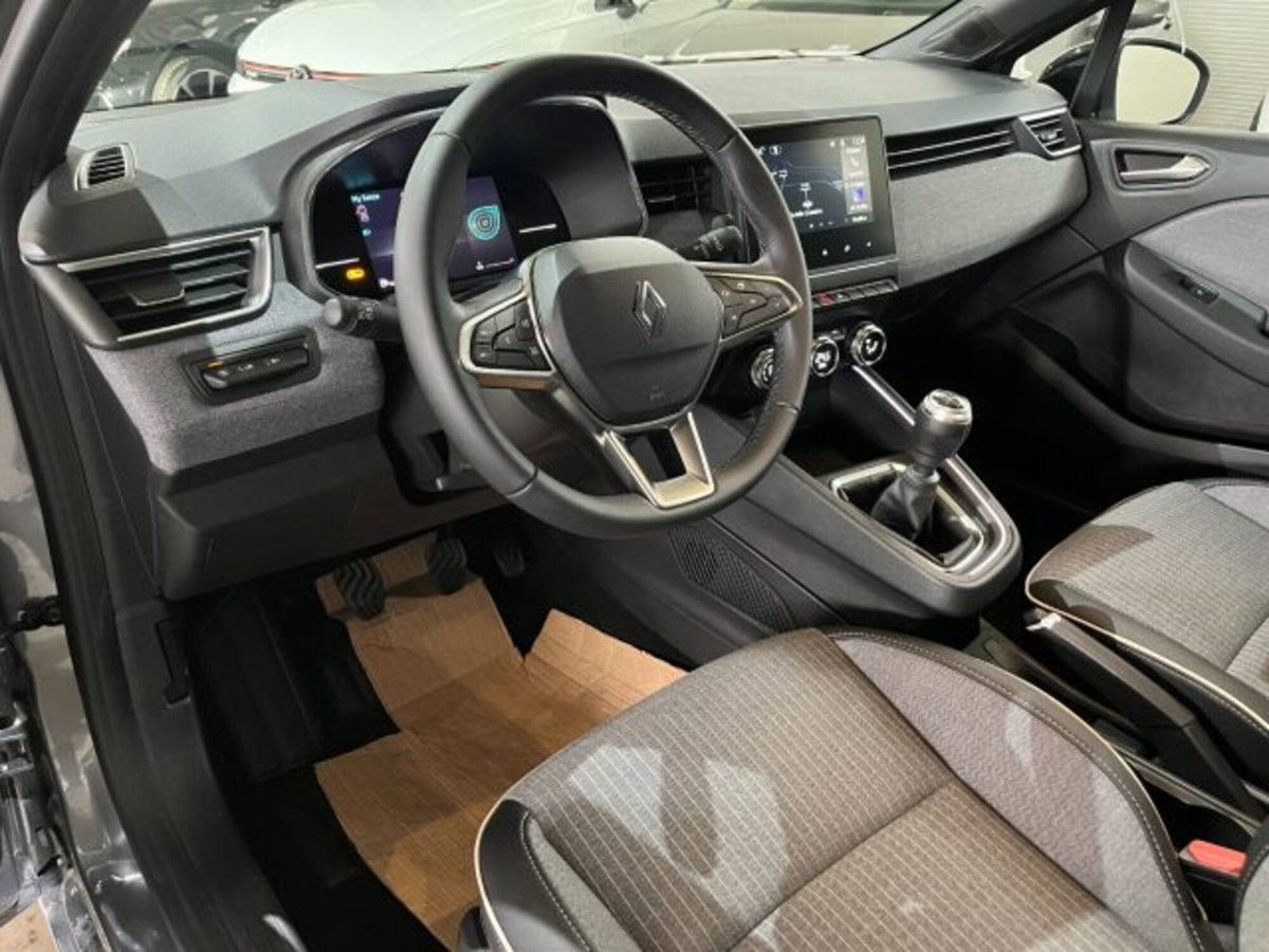 Renault Clio 1.0 tce Techno Gpl 100cv (10)