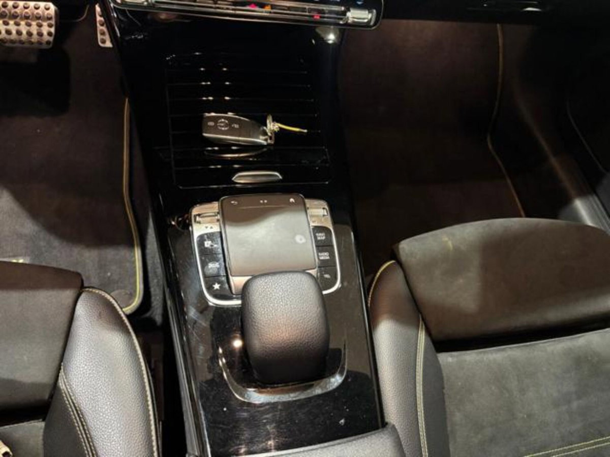 Mercedes-Benz Classe A 220 d AMG Line Premium Plus auto (13)
