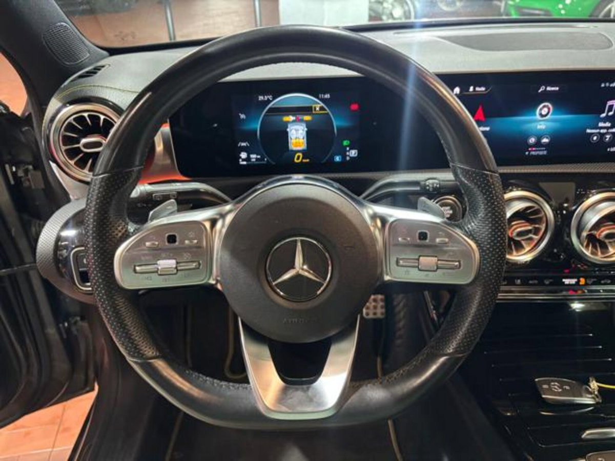 Mercedes-Benz Classe A 220 d AMG Line Premium Plus auto (16)