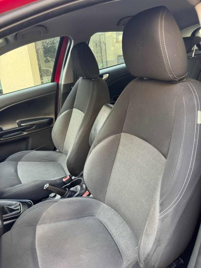 Alfa Romeo Giulietta 1.4 Turbo Giulietta 120cv (9)