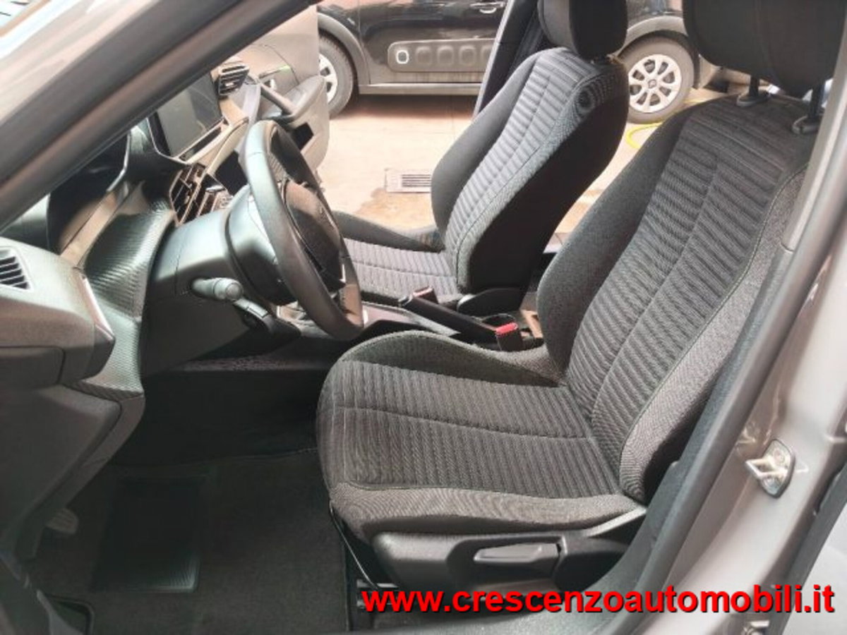 Peugeot 2008 PureTech 100 S&S Allure (16)