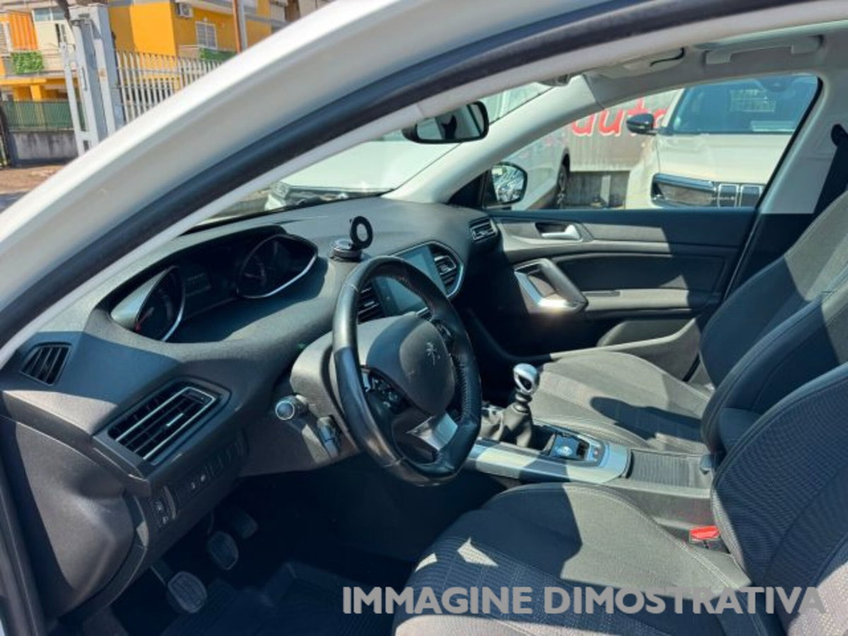 Peugeot 308 BlueHDi 130 S&S Allure (18)