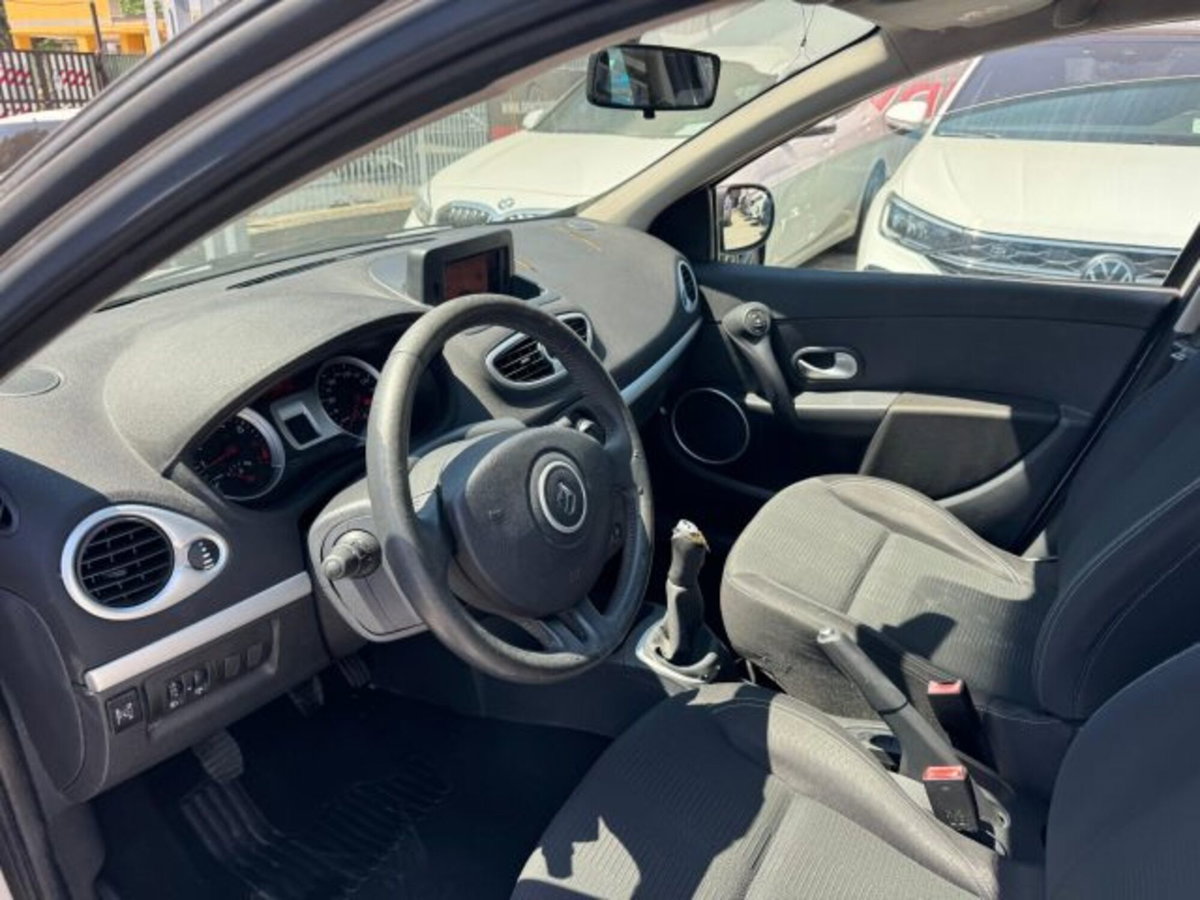 Renault Clio 1.2 16V 5 porte GPL Dynamique (9)