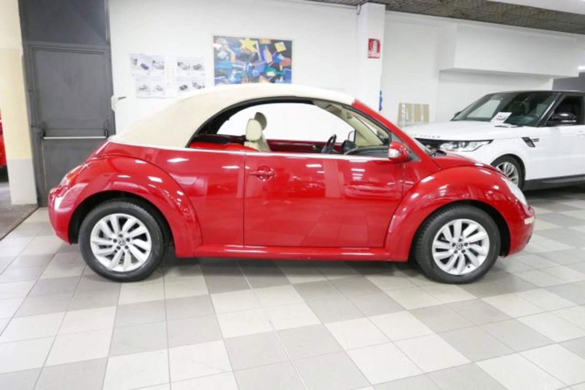 Volkswagen New Beetle Cabrio TDI 105CV (3)