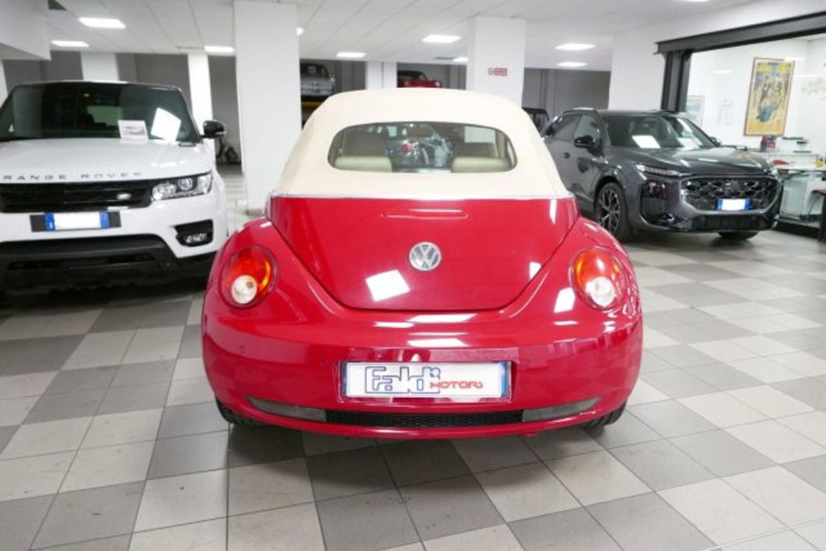 Volkswagen New Beetle Cabrio TDI 105CV (5)