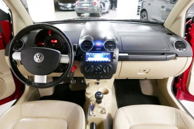 Volkswagen New Beetle Cabrio TDI 105CV (6)