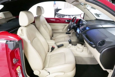 Volkswagen New Beetle Cabrio TDI 105CV (8)