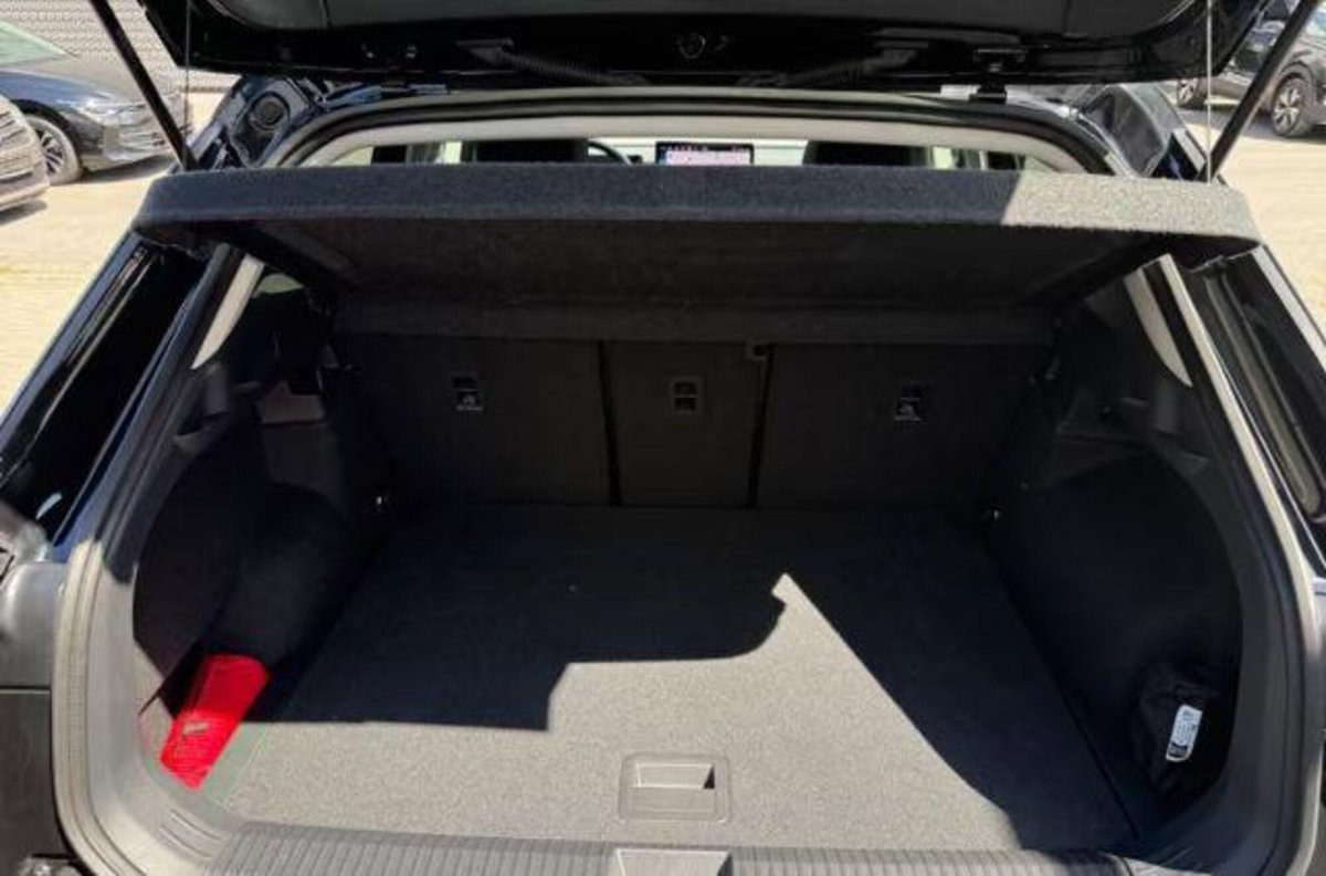 Volkswagen T-Roc 1.5 etsi Life 115cv dsg (11)